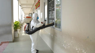 TP Biên Hòa: Phun thuốc khử trùng phòng dịch virus Corona tại 84 trường học