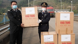 Hải quan Việt Nam hỗ trợ Trung Quốc khẩu trang chống dịch