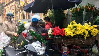 Hoa quả, thực phẩm “nhảy” giá dịp Rằm tháng Giêng