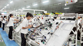 Lĩnh vực sản xuất sẽ gặp khó thời gian tới