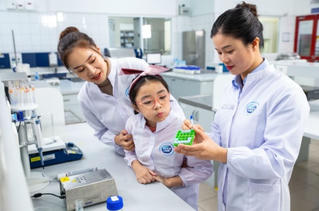 4 cửa ải nghiêm ngặt giúp sữa tươi Cô Gái Hà Lan an toàn vượt chuẩn