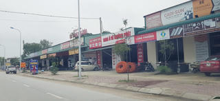 Hàng chục ki ốt không phép giữa TP Vinh