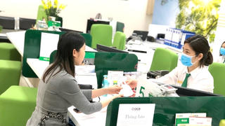 Các ngân hàng đồng loạt giảm lãi suất: Doanh nghiệp chưa hết lo!