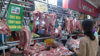 Từ 1/4 giá thịt lợn giảm xuống còn 70 nghìn đồng/kg