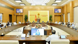 Trình UBTVQH gói hỗ trợ giúp người dân gặp khó khăn do Covid-19 