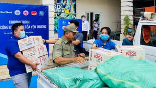 Người có hoàn cảnh khó khăn ấm lòng trong mùa dịch Covid-19