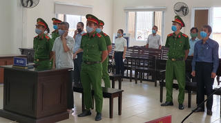 Lại hoãn xử vụ án liên quan cựu Bí thư Bến Cát 