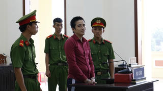 Tội ác của “nghịch tử” phát điên vì rượu