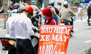 Thủ tục rườm rà, tiền bảo hiểm xe máy đi đâu?