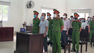Nguyên Bí thư Bến Cát bị tuyên 10 năm tù: Viết đơn kháng cáo kêu oan ngay tại phòng xử sơ thẩm