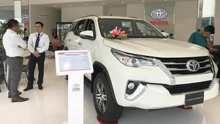 Giảm 50% lệ phí trước bạ đối với ô tô: Mục tiêu “kích cầu” vẫn phải chờ Nghị định