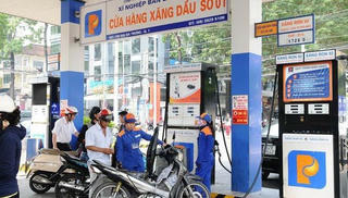 Xăng tăng gần 1.000 đồng/lít từ 15h chiều nay