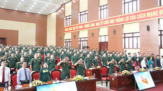 12 tháng sau khi thôi giữ chức vụ: Lãnh đạo quân đội không được lập, quản lý công ty