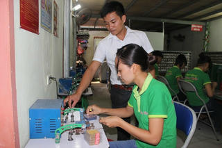 Lối đi ngay dưới chân mình