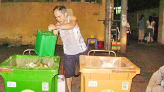 “Loay hoay” phân loại rác thải