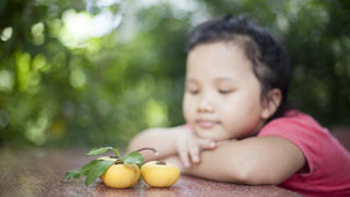 Quả thị đi chơi