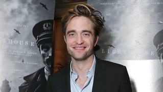 Vừa nhập vai siêu anh hùng Người Dơi, Robert Pattinson đã mắc Covid-19