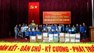 Nỗi lo sinh viên xa quê mùa lũ