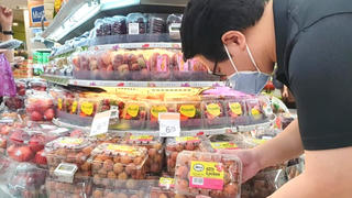 Tìm cách đưa hàng Việt Nam vào siêu thị nước ngoài