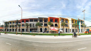 Biển Phan Thiết ngày càng hấp dẫn khi các dãy shophouse đi vào hoạt động