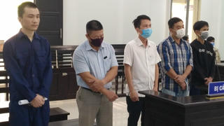 Ly kỳ vụ “hô biến” người ngoại quốc thành… người Việt