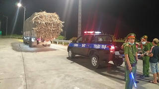 Xử lý nghiêm phương tiện vi phạm trên đường dẫn hầm Đèo Cả