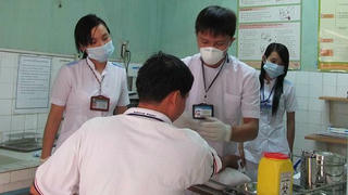 Câu chuyện tiêm vaccine với người có H