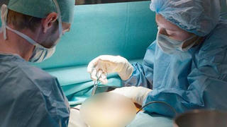 Vụ đi nâng ngực bị tử vong ở phòng khám chui tại TP HCM: Liệu có giống vụ Thẩm mỹ viện Cát Tường?