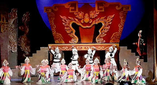 “Nhà hát online” - nghệ sĩ vừa mừng, vừa lo