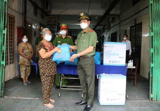 Công an TP Hồ Chí Minh luôn có mặt khi dân cần, dân khó