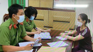 Đường dây cấp thẻ “luồng xanh” trái phép được phát hiện thế nào?