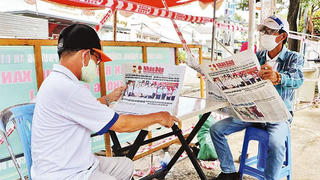 Góp sức cùng người dân đẩy lùi dịch bệnh