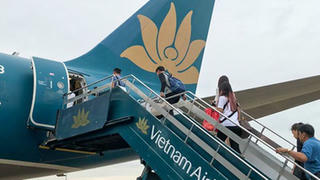 Áp giá sàn vé máy bay sẽ ảnh hưởng tới các ngành kinh tế khác