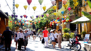 Doanh nghiệp du lịch 'chết lâm sàng" chờ đòn bẩy hậu COVID-19