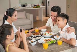Những tháng ngày nạp “vitamin tích cực”