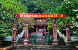 Bản tráng ca vọng ra từ hang đá Trường Sơn