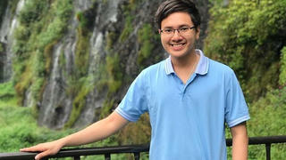 Từ kỹ sư IT đến tình yêu với tiếng Việt