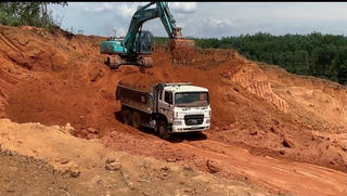 Kon Tum: Khai thác trái phép để san lấp công trình 77 tỷ đồng?