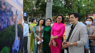 Việt Nam - Một dải yêu thương