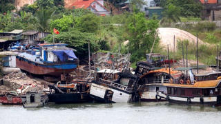 Quảng Ninh: “Khoảng tối” lộ diện sau vụ cháy 3 tàu du lịch