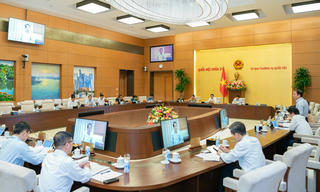 Dự thảo Luật Khám bệnh, chữa bệnh (sửa đổi): Phải bảo đảm khả thi, đáp ứng yêu cầu cấp bách của thực tiễn