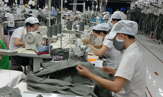 Khi 'phái yếu' gồng mình lo toan cuộc sống