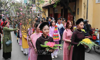 Tết trên phố cổ - dòng chảy còn mãi