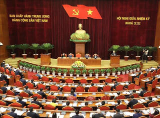 Nâng cao trách nhiệm, tinh thần phục vụ nhân dân của cán bộ, công chức