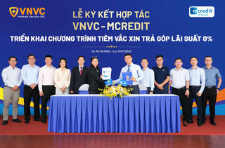 Mcredit hợp tác với VNVC triển khai chương trình tiêm vắc xin trả góp không lãi suất