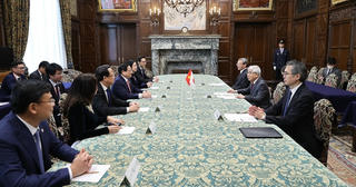 Thủ tướng Phạm Minh Chính hội kiến Chủ tịch Thượng viện Nhật Bản