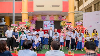 Bảo hiểm Nhân thọ MB Ageas Life trao học bổng cho trẻ em trường THPT Đặc biệt Nguyễn Đình Chiểu