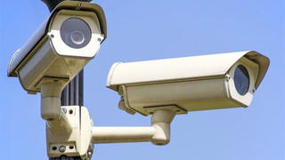 Lắp camera chĩa sang nhà hàng xóm có được không?