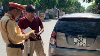 Hải Dương vẫn phổ biến lỗi không đội mũ bảo hiểm khi tham gia giao thông
