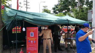 Hải Dương lắp đặt khai báo y tế điện tử tại chốt kiểm soát dịch 
